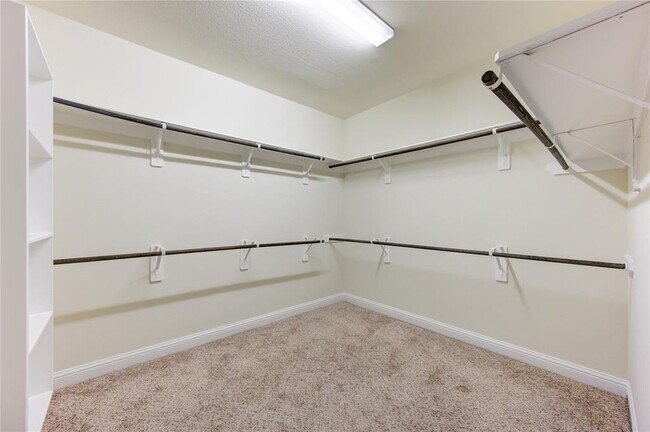 Building Photo - 6611 Hollow Bay Ct