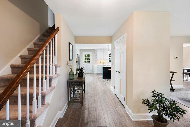 Building Photo - 450 Ridge Run