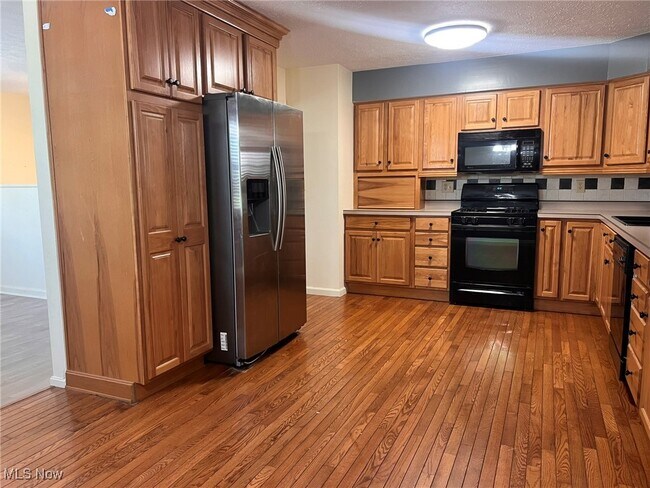 Building Photo - 66 Wildwood Heights Dr