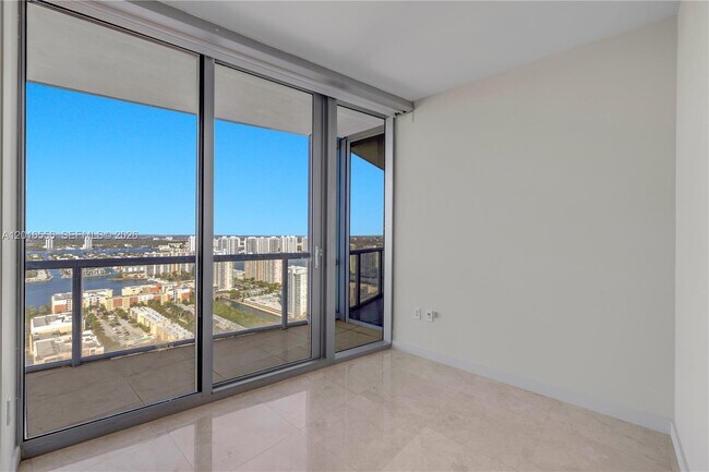 Building Photo - 17121 Collins Ave