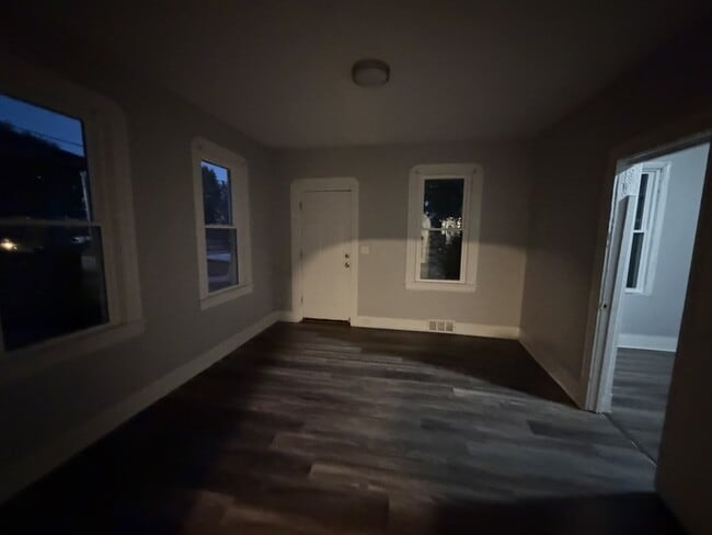 Building Photo - 4144 Hyde Ave