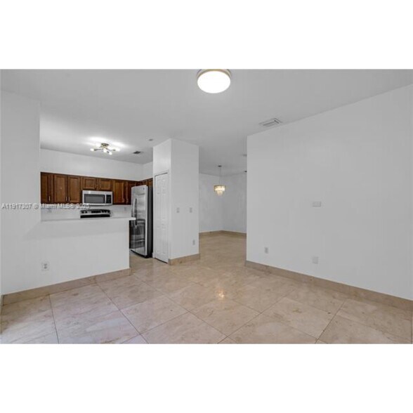 Building Photo - 8643 NW 112th Pl