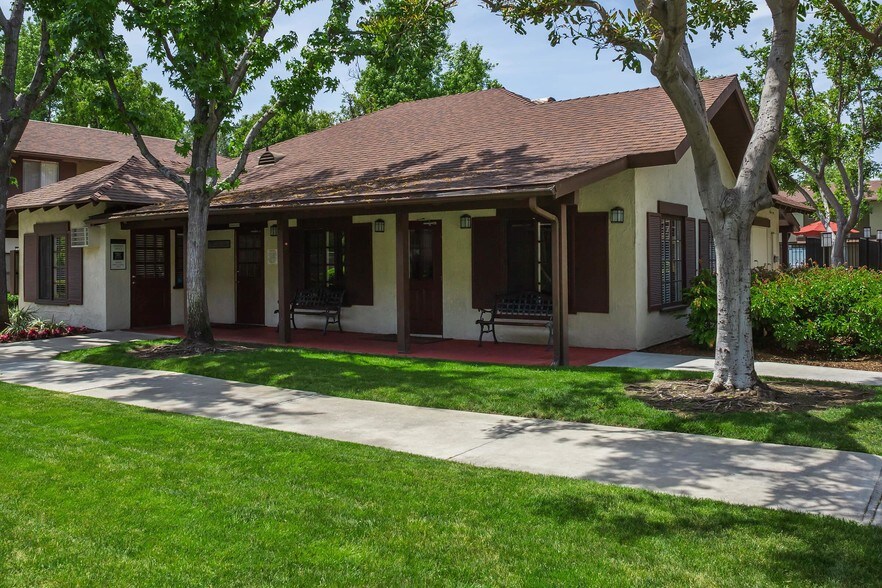 Country Hills Apartment Homes Brea, CA Apartment Finder