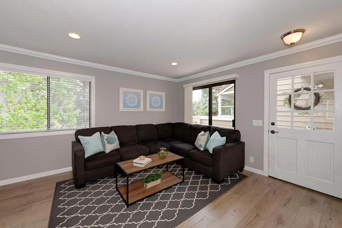 living area nicely fits a sectional - 14 Coventry Ln