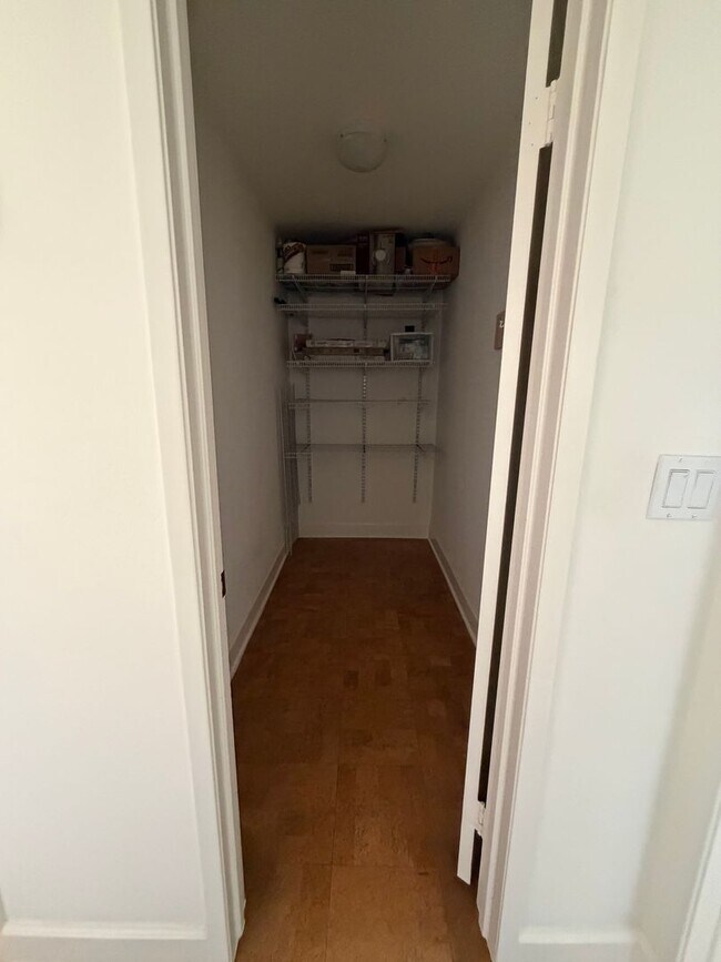 Building Photo - Hollywood Luxury 2 Bed Condo!