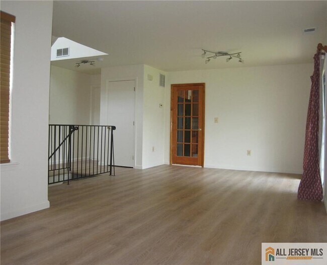 Building Photo - 1218 Plymouth Rd