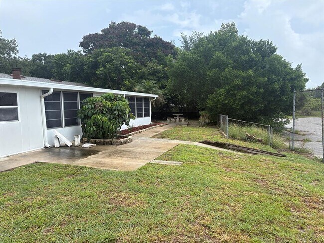 Building Photo - 3690 Dale Ct