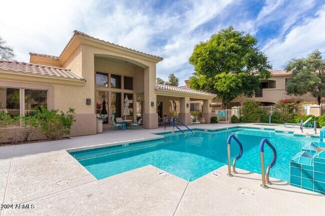 Building Photo - 9550 E Thunderbird Rd