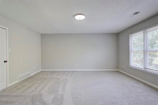 Building Photo - 1359 Winoka Rd
