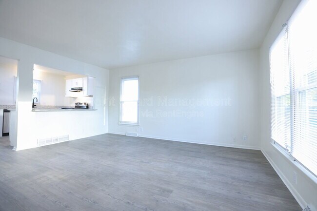 Building Photo - 5207 N 60th St