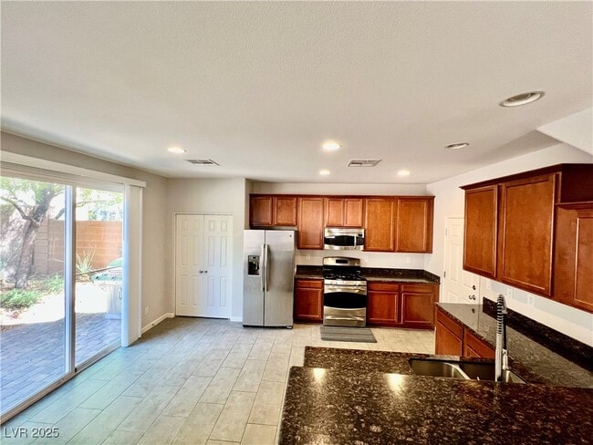 Building Photo - 10838 Whipple Crest Ave