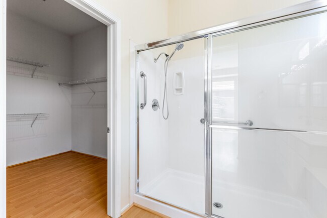 Building Photo - 78745 Platinum Dr