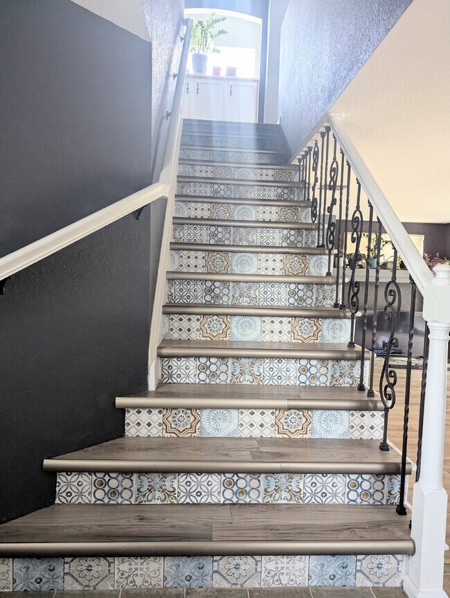 Building Photo - Gorgeous Denver Home - Real Granite Counte...