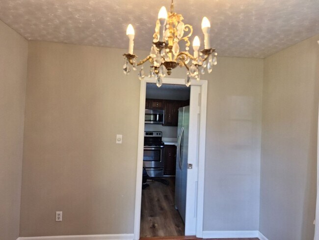 Building Photo - Basement Rancher located in Farragut