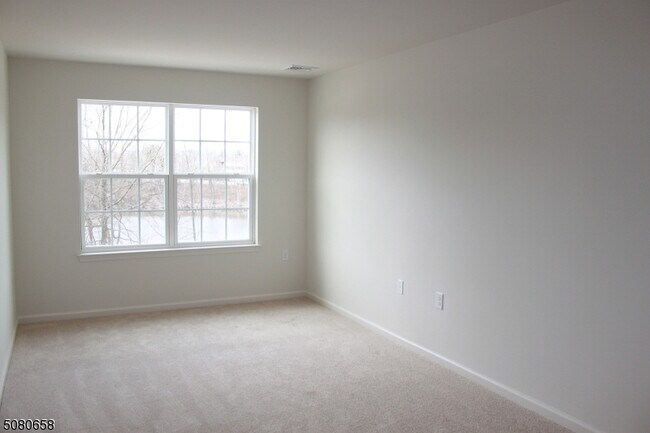 Building Photo - 506 Waterview Ct