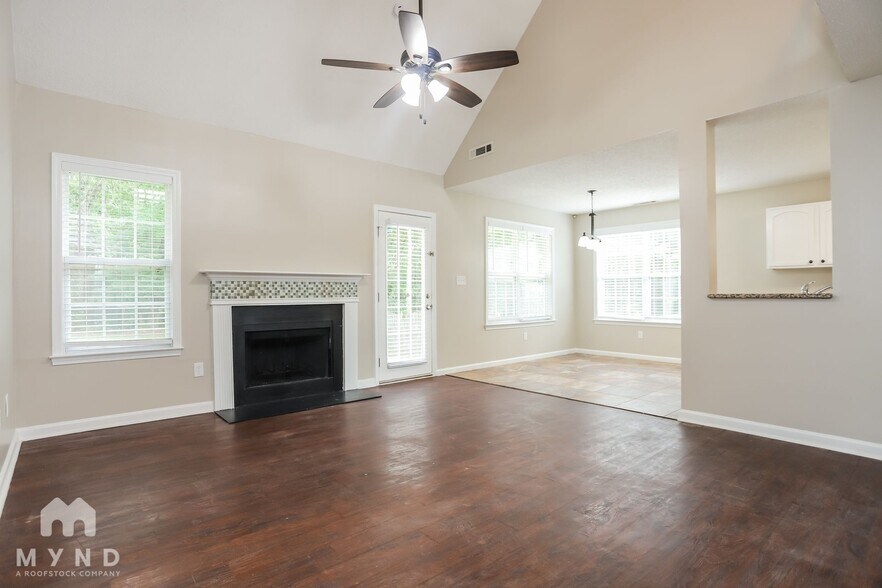 Building Photo - 2060 Club Bay Dr