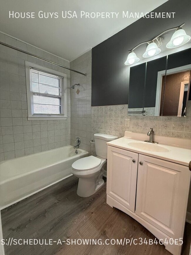 Building Photo - 4610 Linwood Blvd