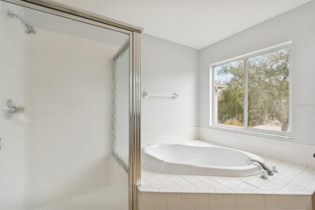 Building Photo - 18154 Sandy Pointe Dr