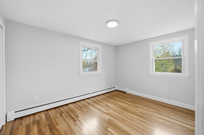 Building Photo - 4 Sandberg Rd