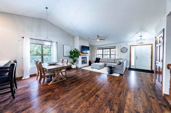 Building Photo - 3400 Riverstone Ct