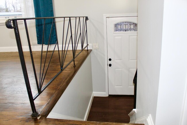 Building Photo - 5707 Alan Dr