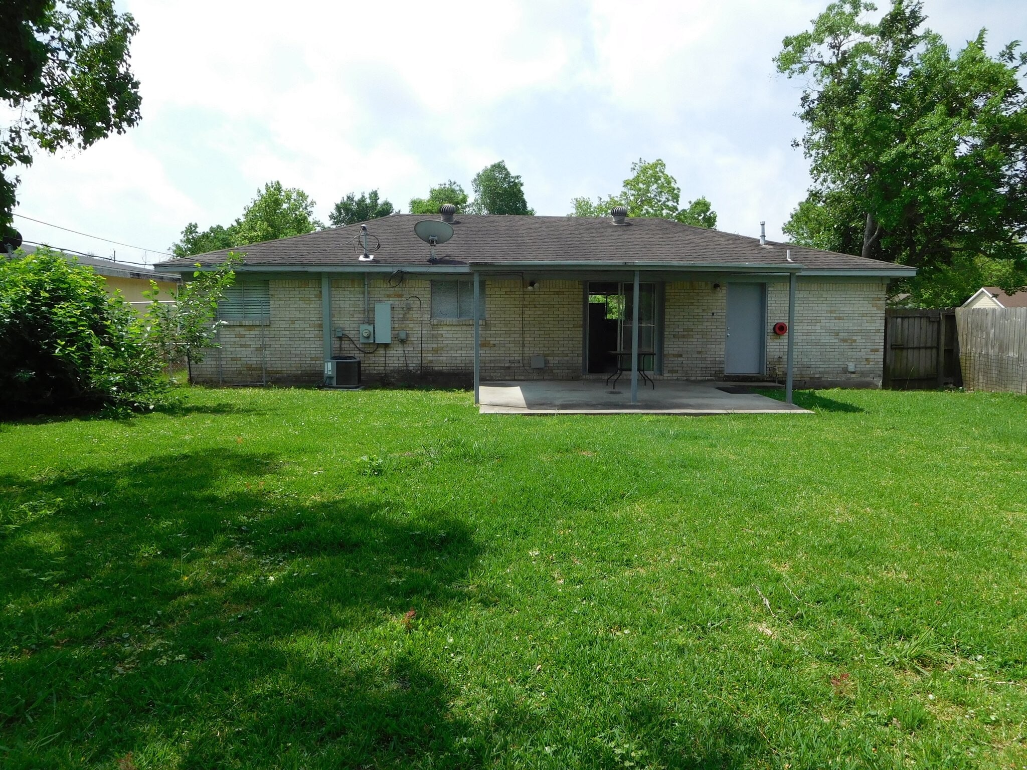 Building Photo - 714 Temple Cir