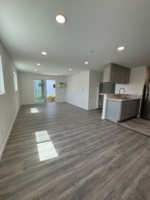 Building Photo - 1503 Cochran Ave