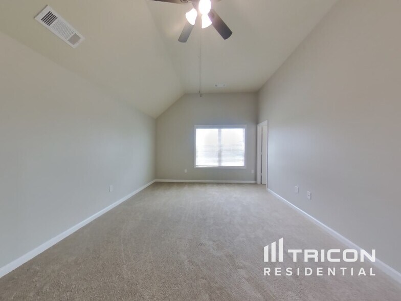 Building Photo - 237 Sableshire Way
