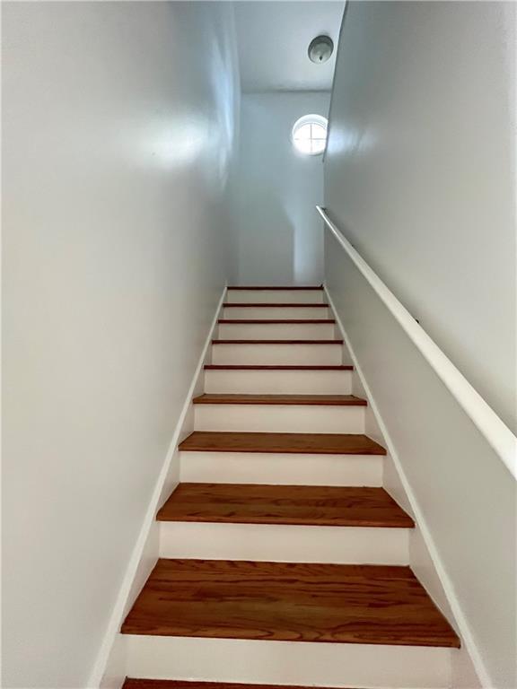 Building Photo - 889 Crew St SW