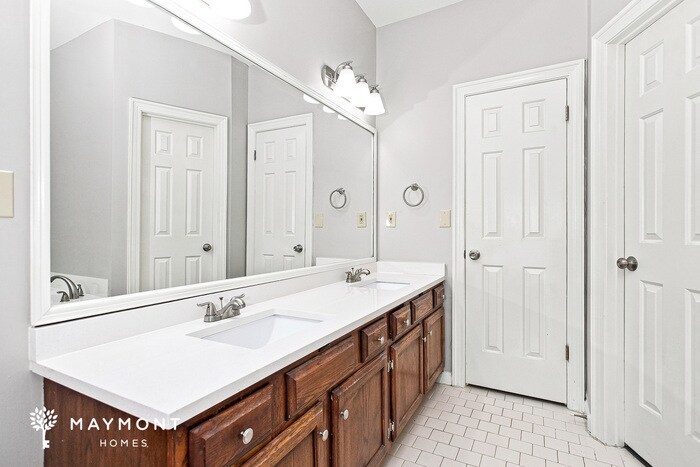 Building Photo - 2273 Hickory Path Dr