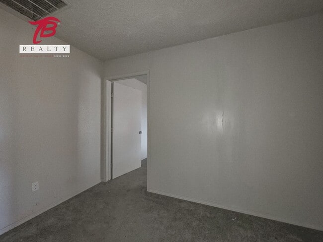 Building Photo - 6811 Lyrewood Ln