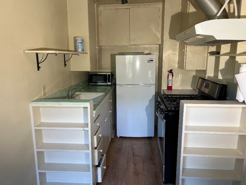 Building Photo - 580 N Madison Ave