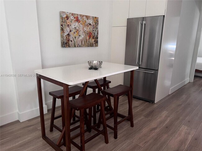 Building Photo - 701 Meridian Ave