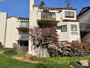 Building Photo - Nor Cal Realty Inc, 3BD 2 BTH condo ***Mes...