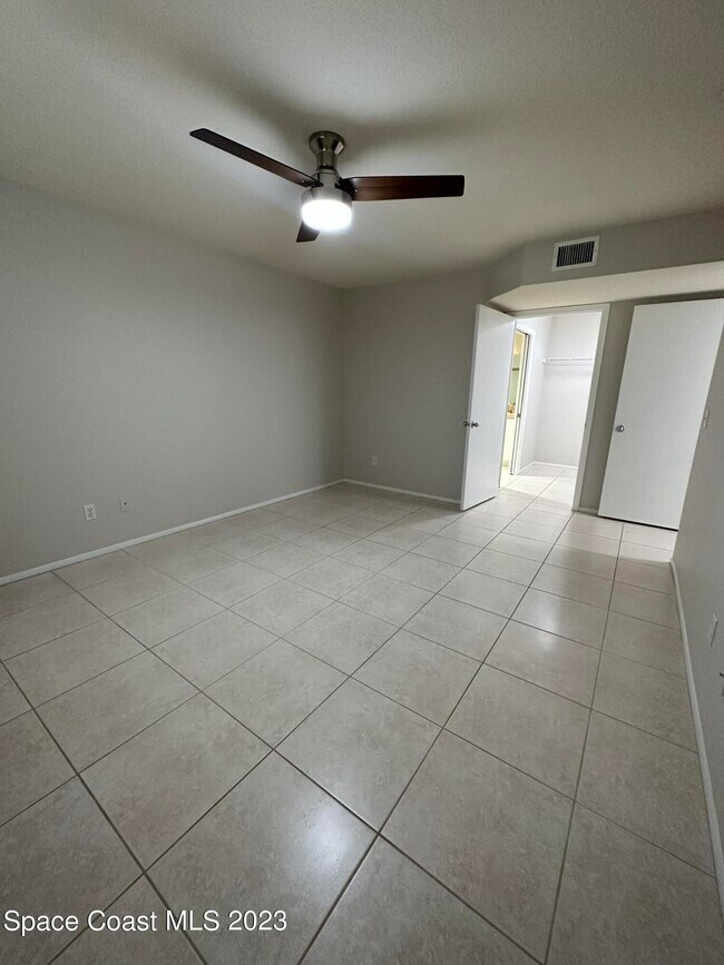 Building Photo - 1880 Long Iron Dr