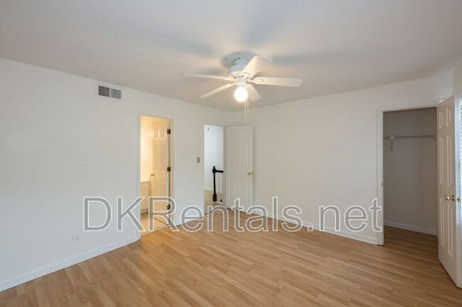 Building Photo - 9070 Cobbler Ct