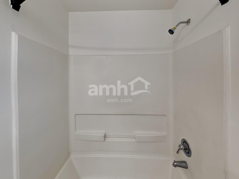 Building Photo - 10200 Red Fern Ct