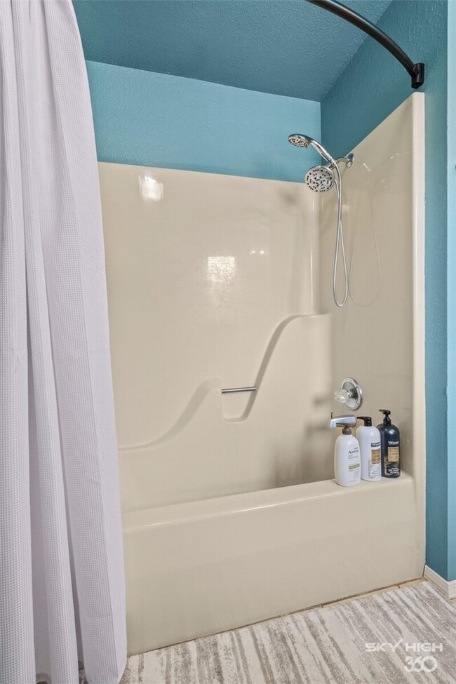 Building Photo - 13 Yarmouth Dr