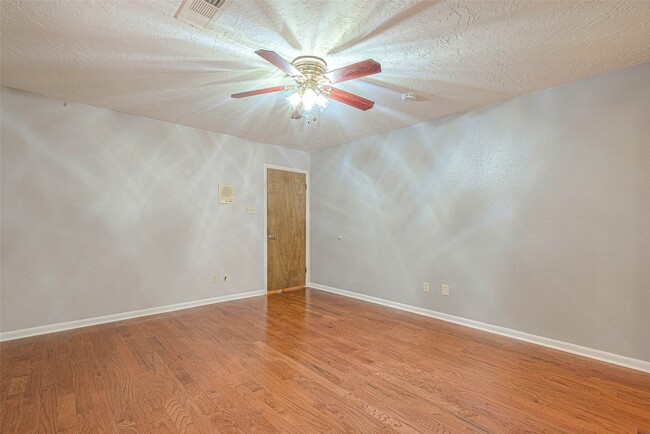 Building Photo - 8706 Tavistock Dr