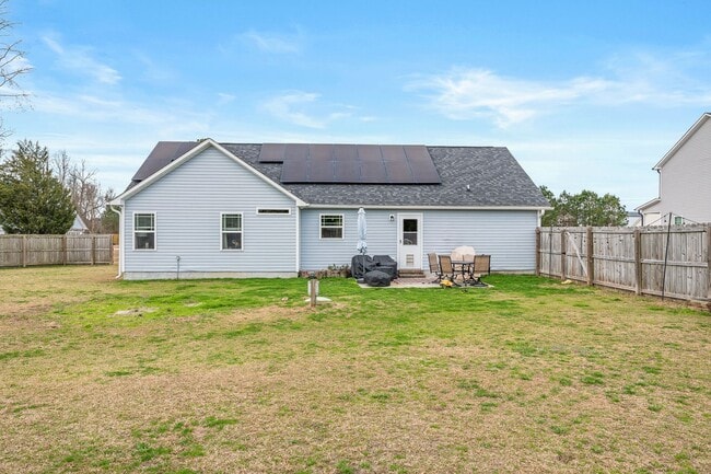 Building Photo - 215 Timber Jack Ct