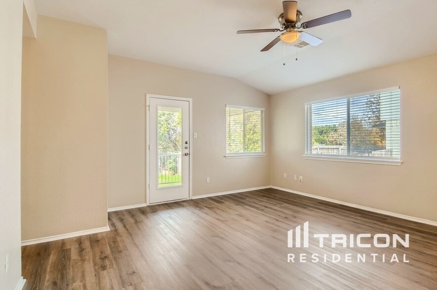 Building Photo - 1411 Catalina Dr