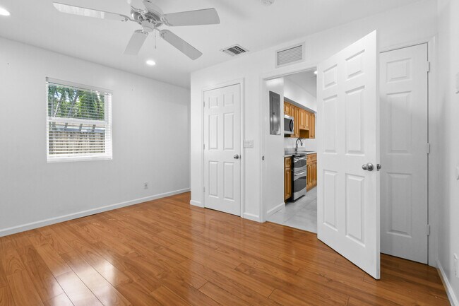 Building Photo - 3450 S Olive Ave