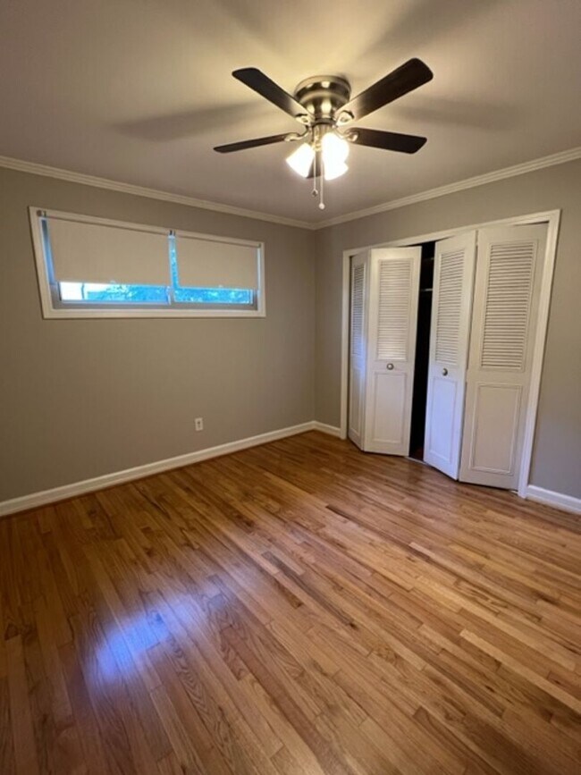 Building Photo - So Close to Downtown Greenville - this VER...