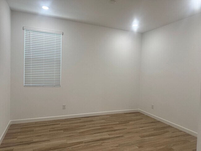 Building Photo - BRAND NEW HOME IN ALORAVITA IN PEORIA