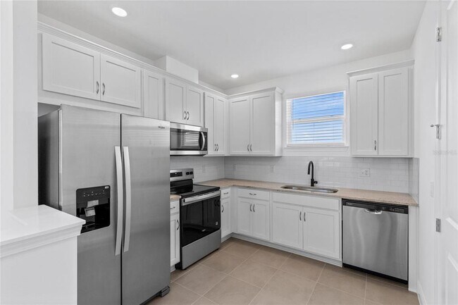 Building Photo - 9711 Undset Aly