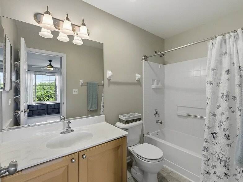 Building Photo - 2378 Oakfield Ct