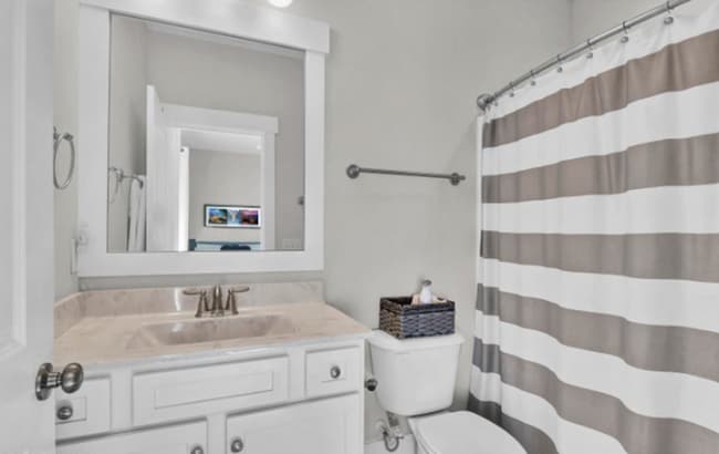 Building Photo - Spacious Summerwalk Townhome