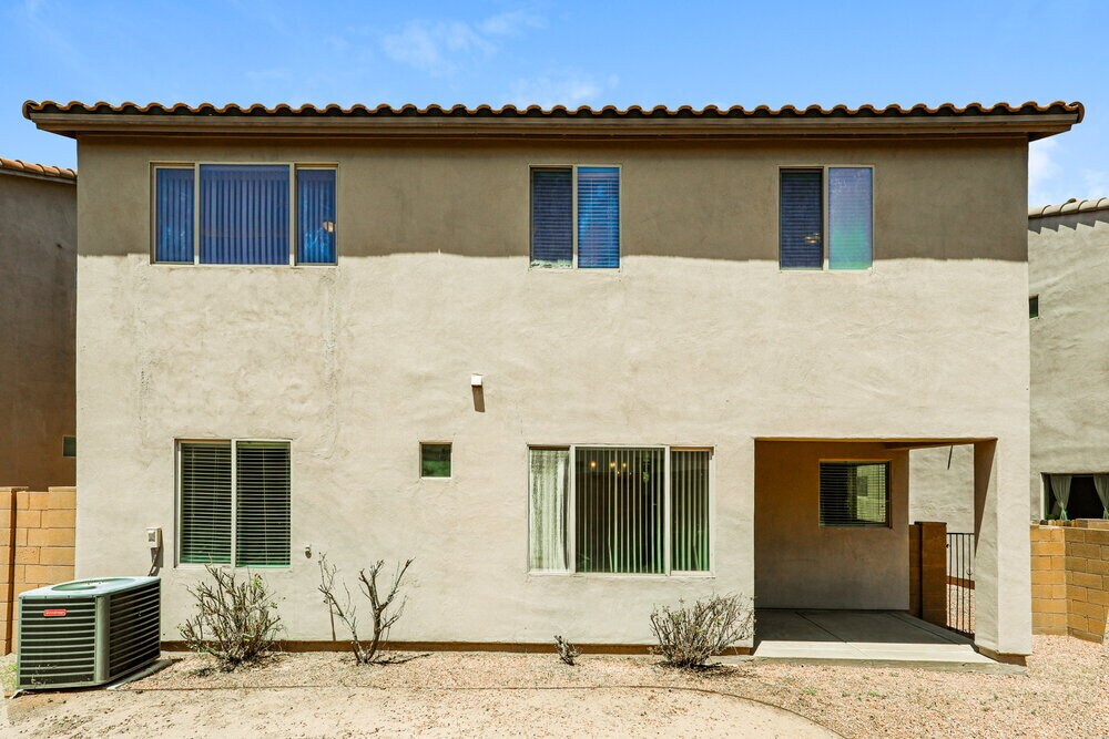 Building Photo - 120 E Calle Del Rondador