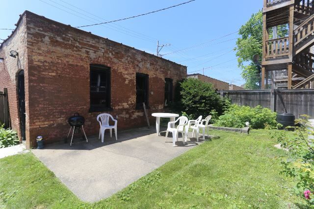 Building Photo - 2619 W Greenleaf Ave