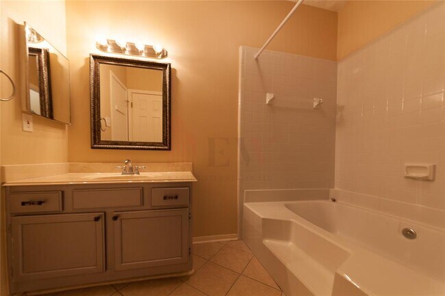 Building Photo - 3780 Tanglewilde St